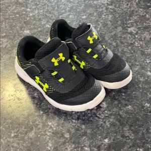Toddler boys under armour shoes